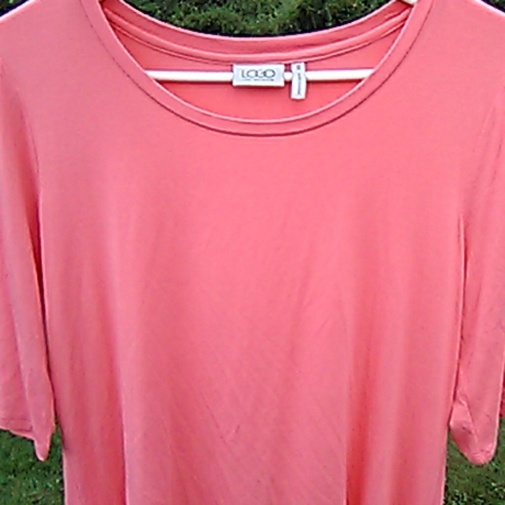 Logo Coral High Low Tee Medium Super Cute